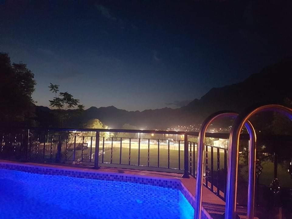 Sunshine Apartment With Private Pool And Parking Cattaro Esterno foto