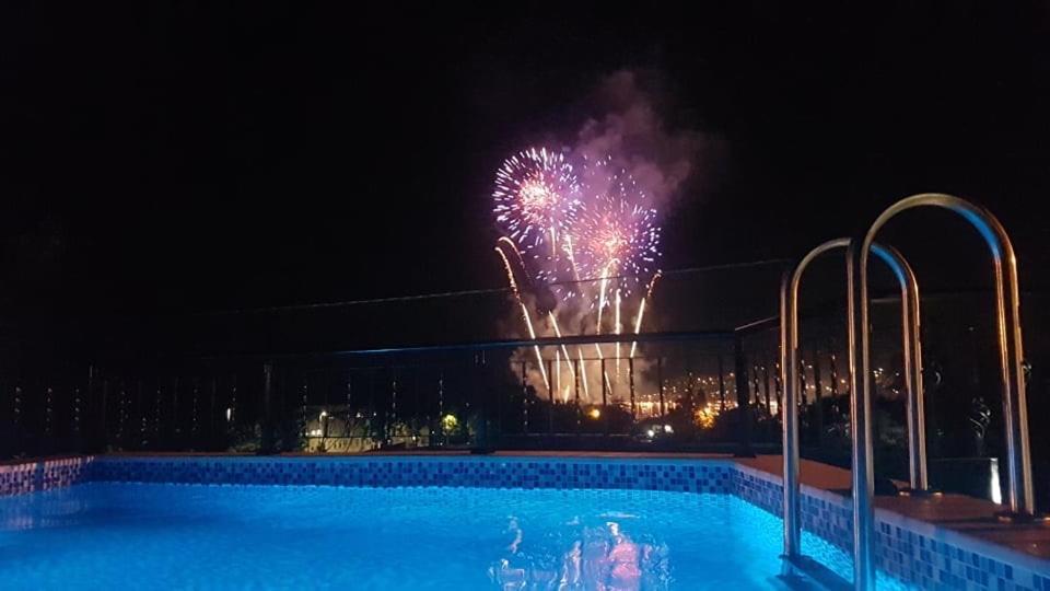Sunshine Apartment With Private Pool And Parking Cattaro Esterno foto