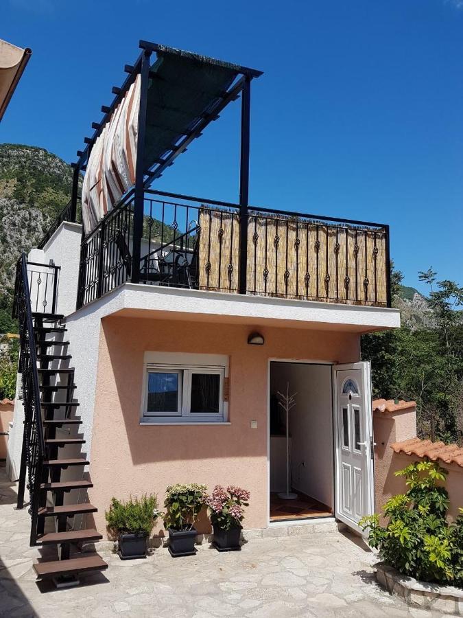 Sunshine Apartment With Private Pool And Parking Cattaro Esterno foto
