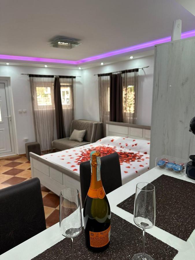 Sunshine Apartment With Private Pool And Parking Cattaro Esterno foto