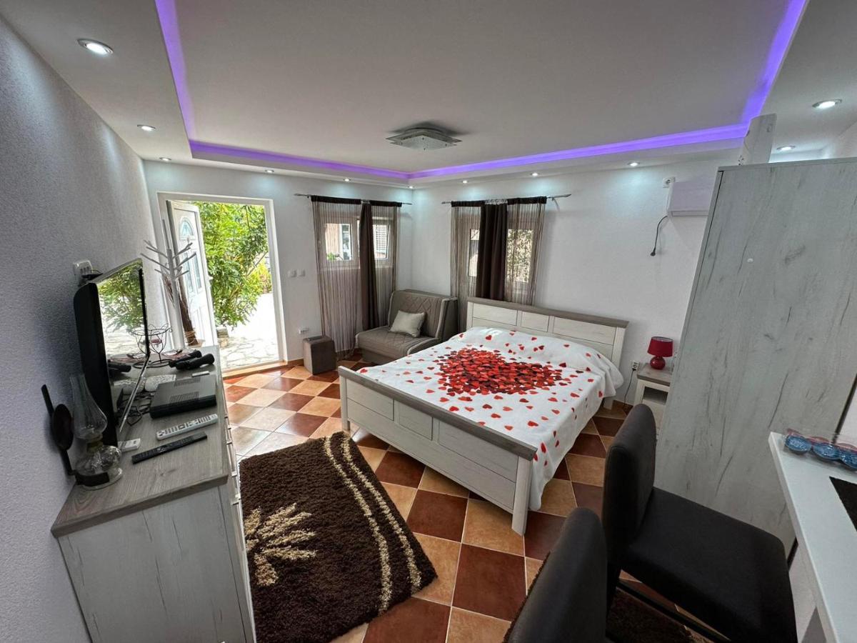 Sunshine Apartment With Private Pool And Parking Cattaro Esterno foto
