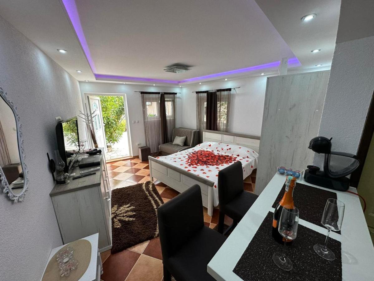 Sunshine Apartment With Private Pool And Parking Cattaro Esterno foto