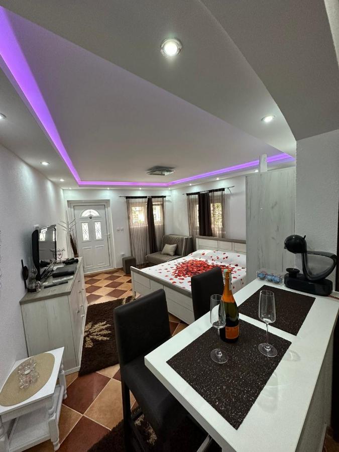Sunshine Apartment With Private Pool And Parking Cattaro Esterno foto