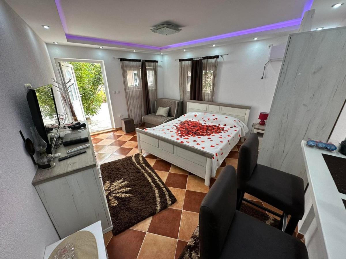 Sunshine Apartment With Private Pool And Parking Cattaro Esterno foto
