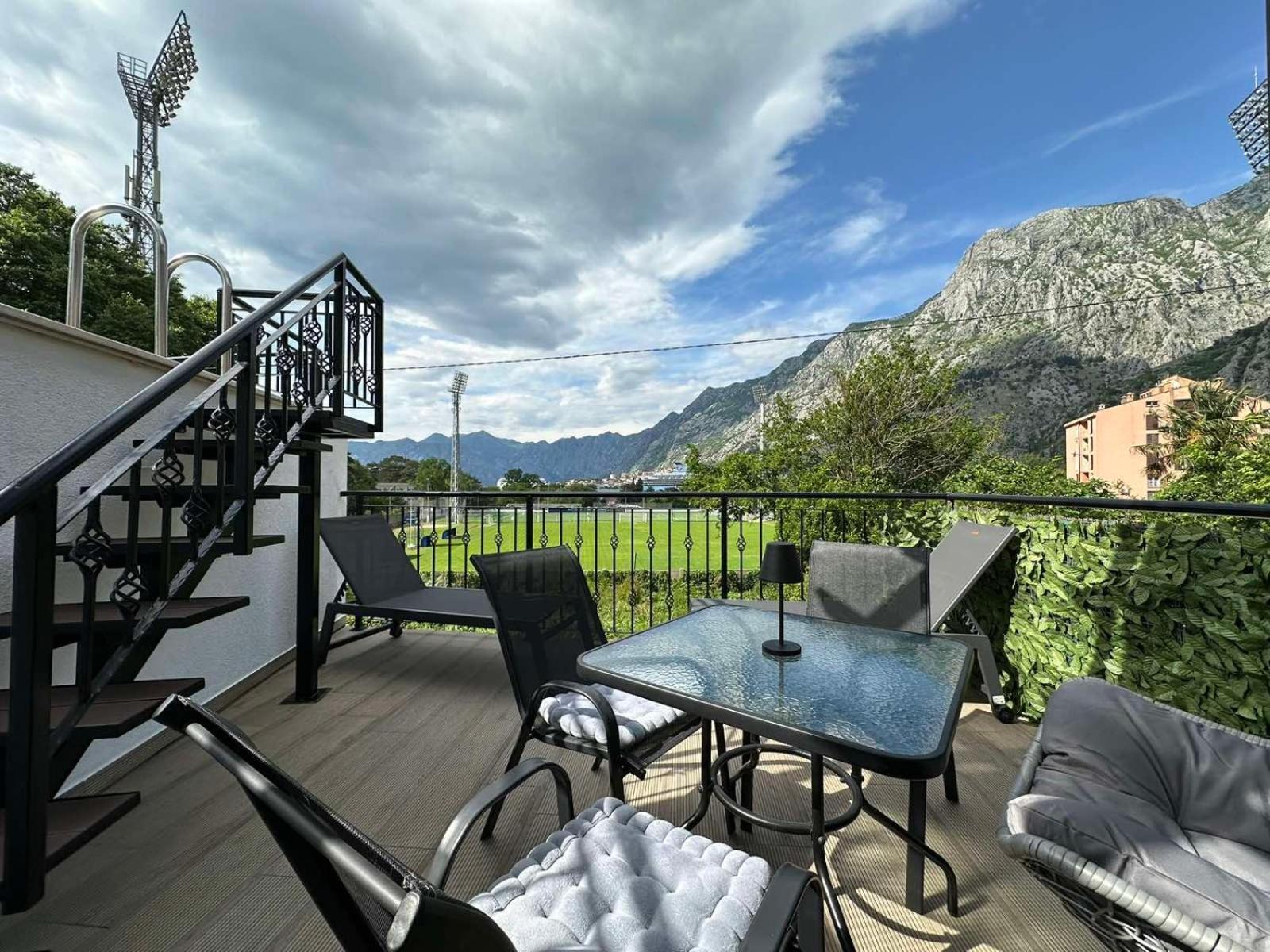 Sunshine Apartment With Private Pool And Parking Cattaro Esterno foto